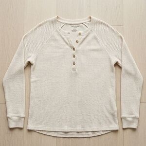 Waffle Henley Long Sleeve Shirt in Cream